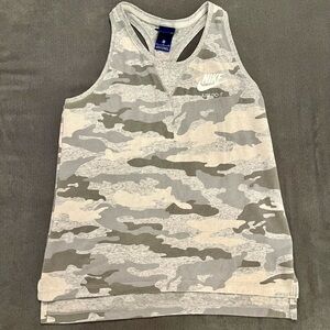 Nike Girls XL Gray and White Camo Print Tank Top